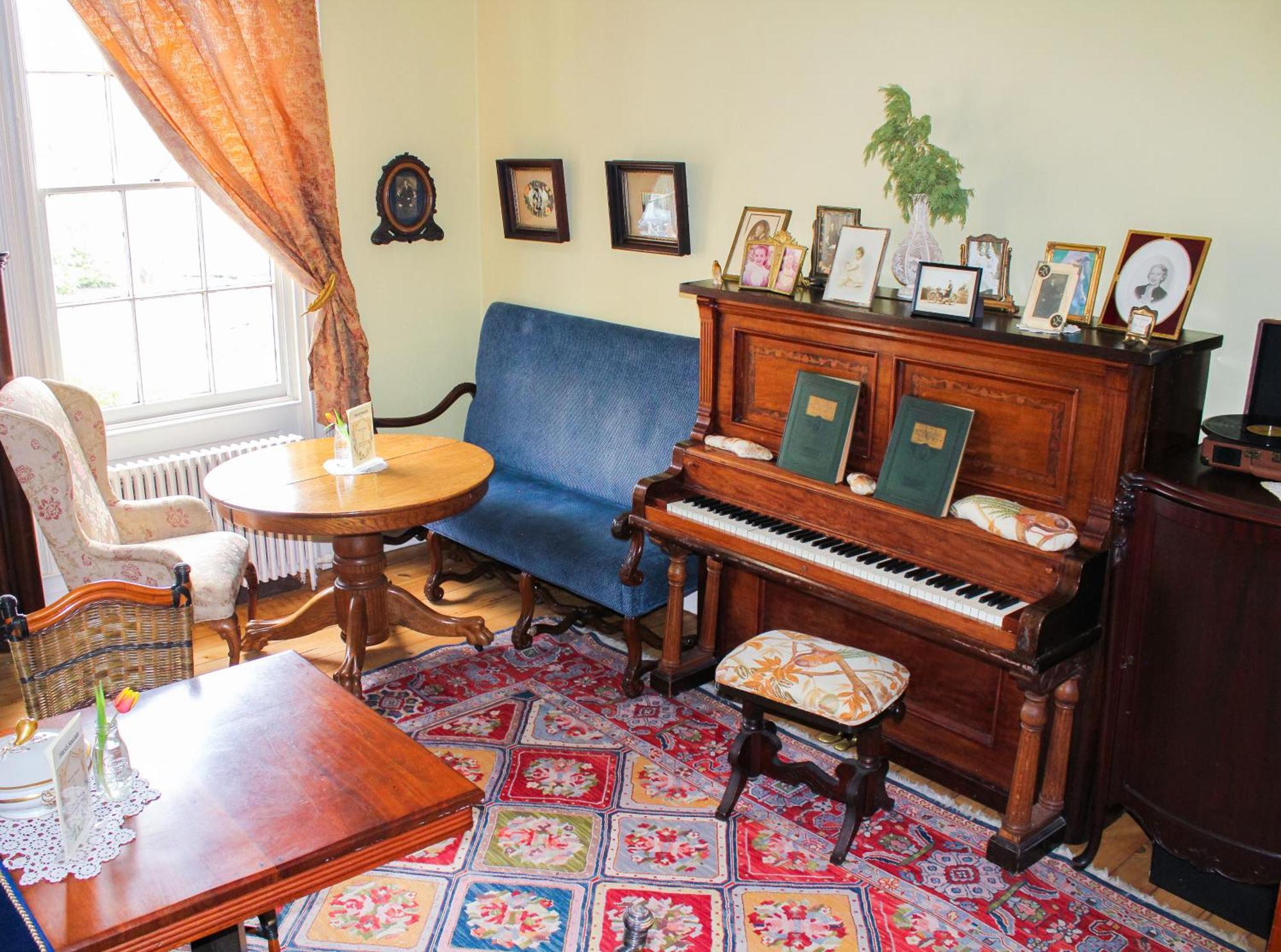 The Borland House Inn Montgomery Bagian luar foto