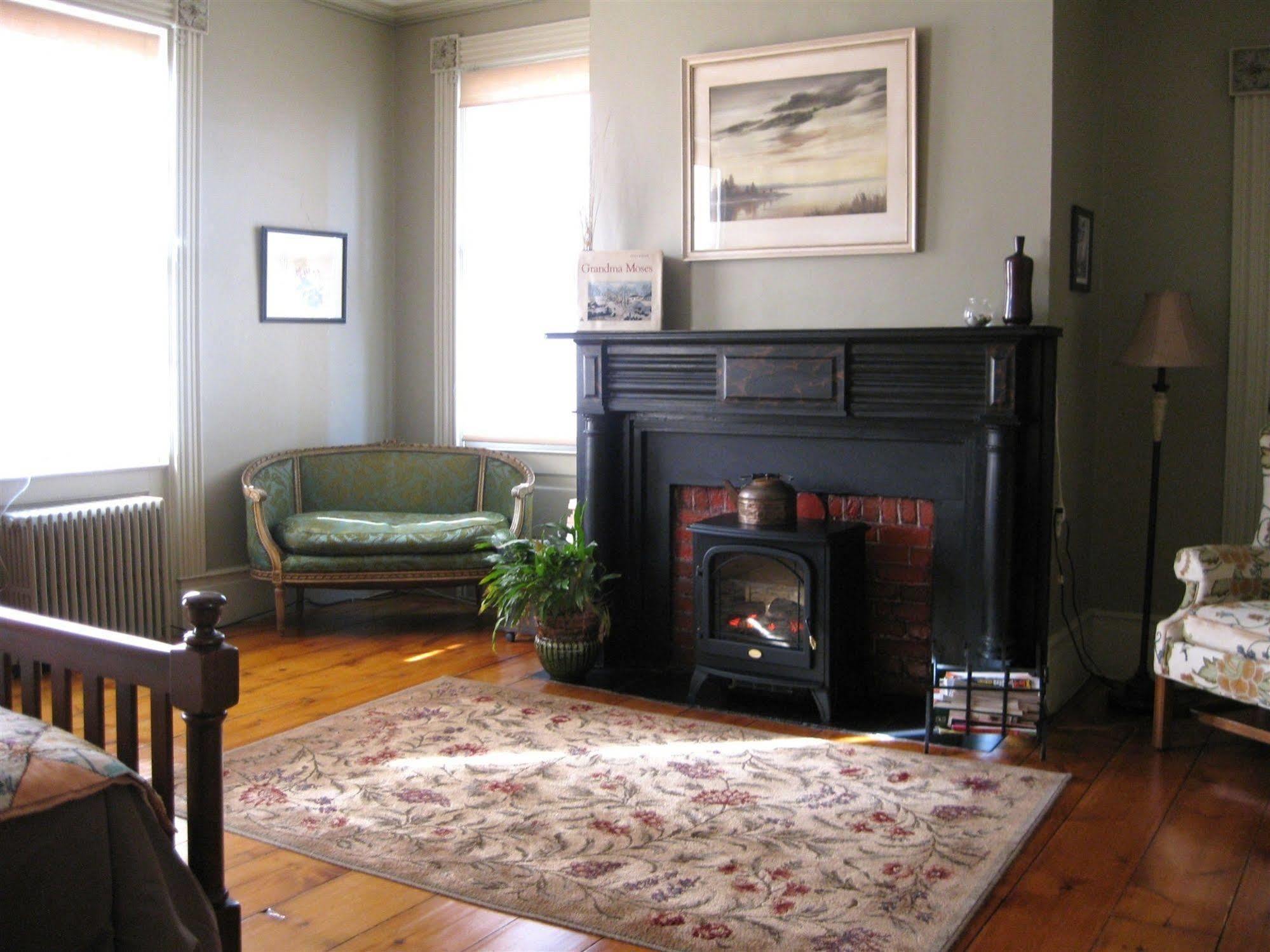 The Borland House Inn Montgomery Bagian luar foto